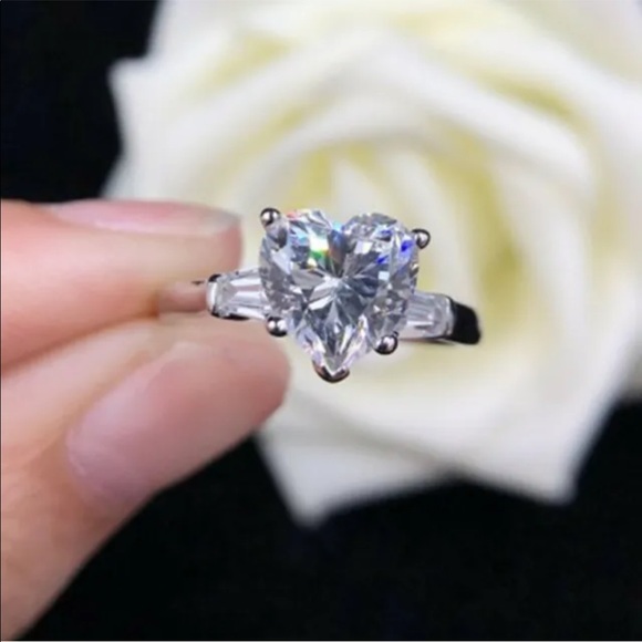 New Fashion Heart 925 Silver Diamond Ring - Picture 3 of 3